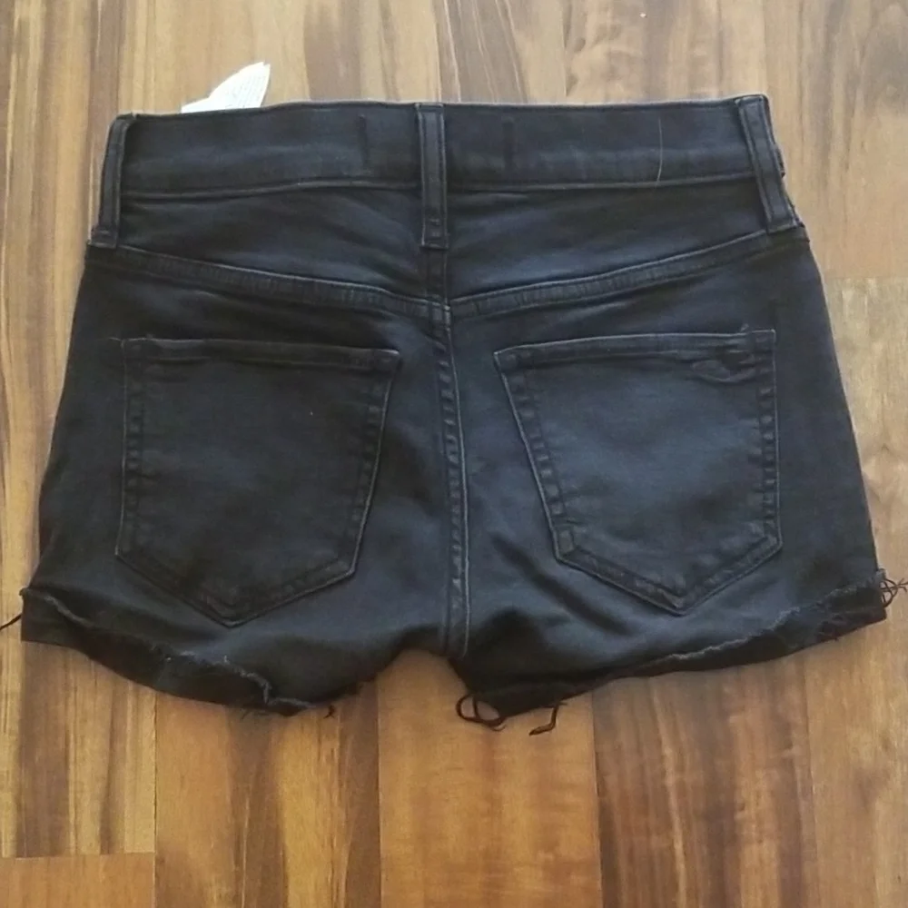 Shorts - Picture 2 of 3